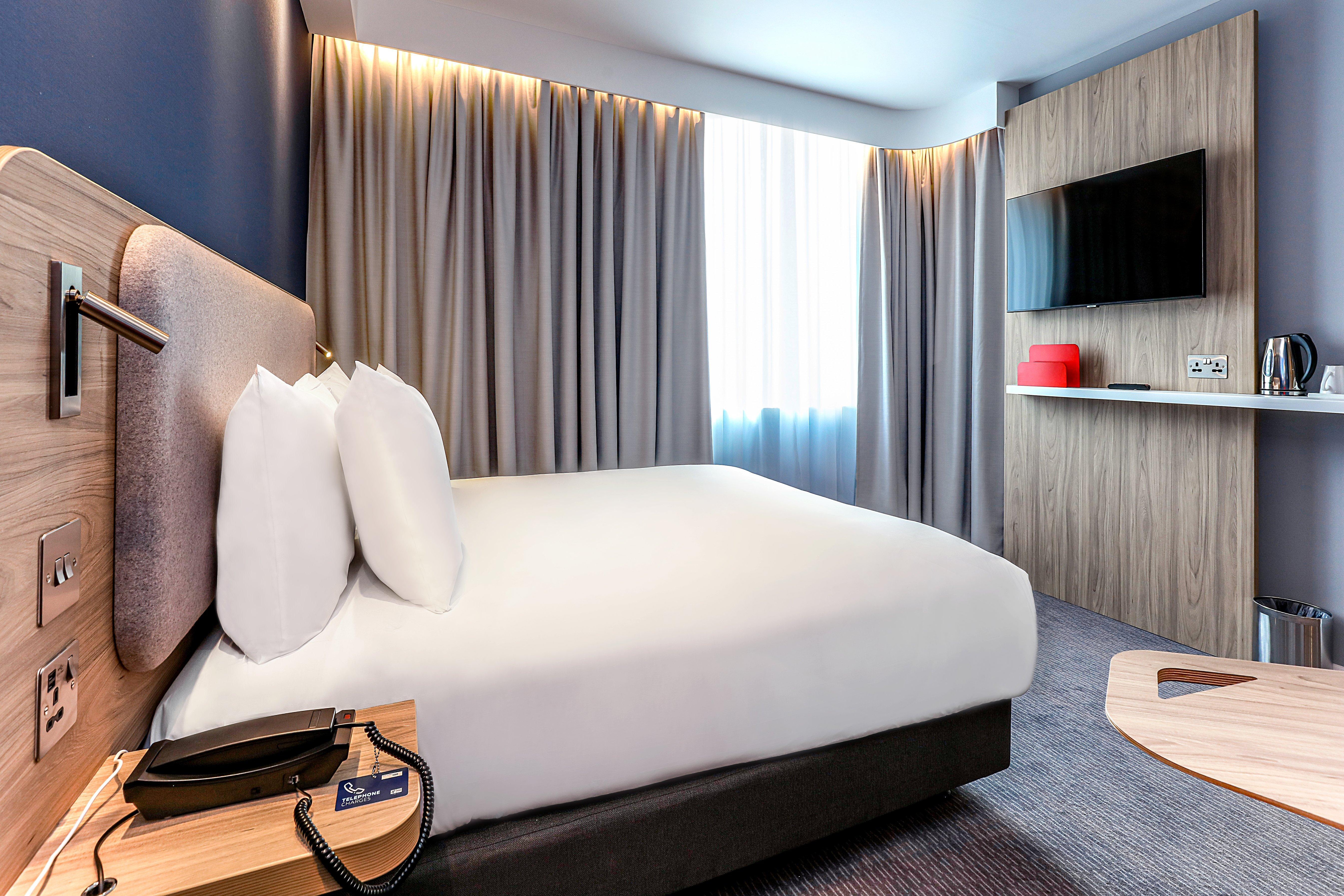 Отель Express West By Ihg 3*